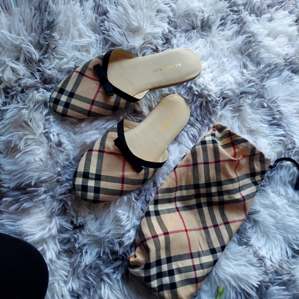 Burberry authentic slippers